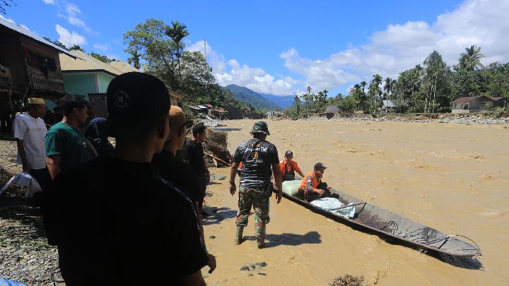 Polisi menangkap lima penyebar hoaks luapan air laut di Aceh