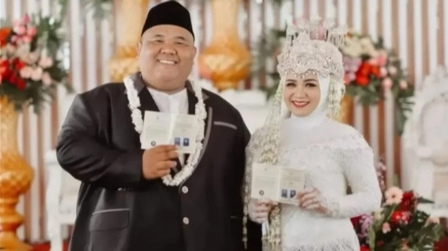 Hasil edit foto suami diminta pengantin wanita yang bikin ngakak