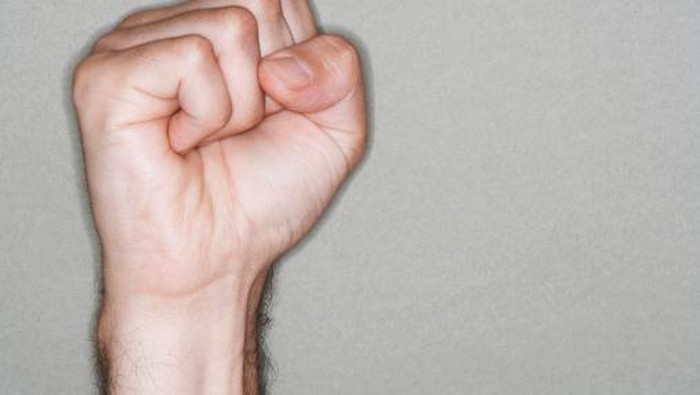 viral-sejoli-naik-motor-bawa-anak-sambil-ngerokok