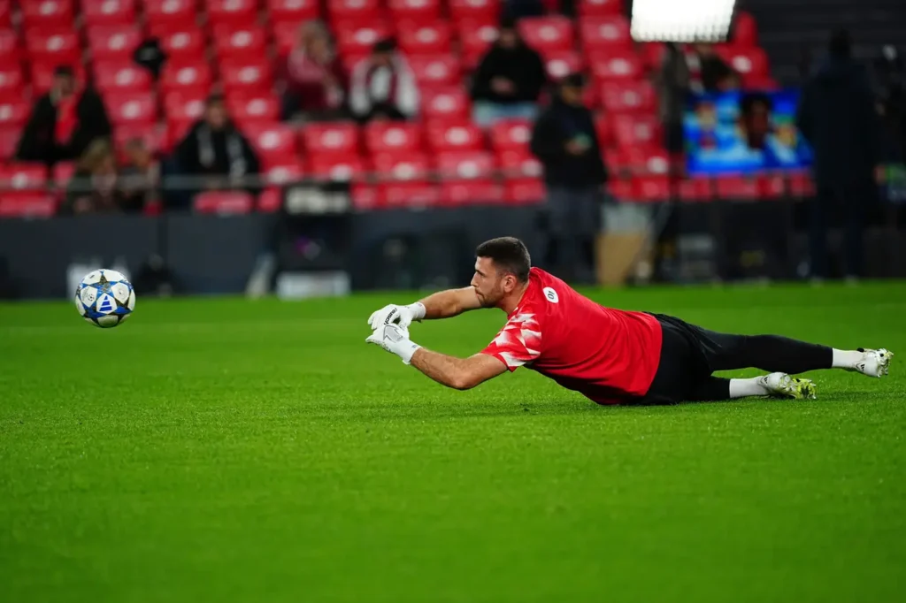 Perdebatan kiper utama Spanyol di tim nasional terus menjadi sorotan