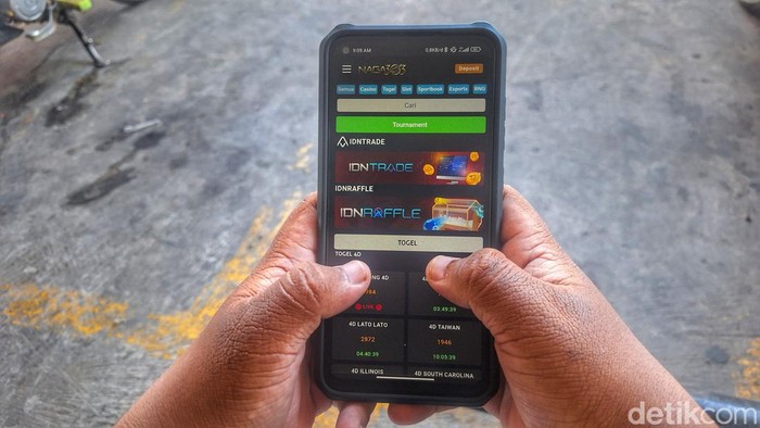 stiker barcode mencurigakan ditempel di warkop